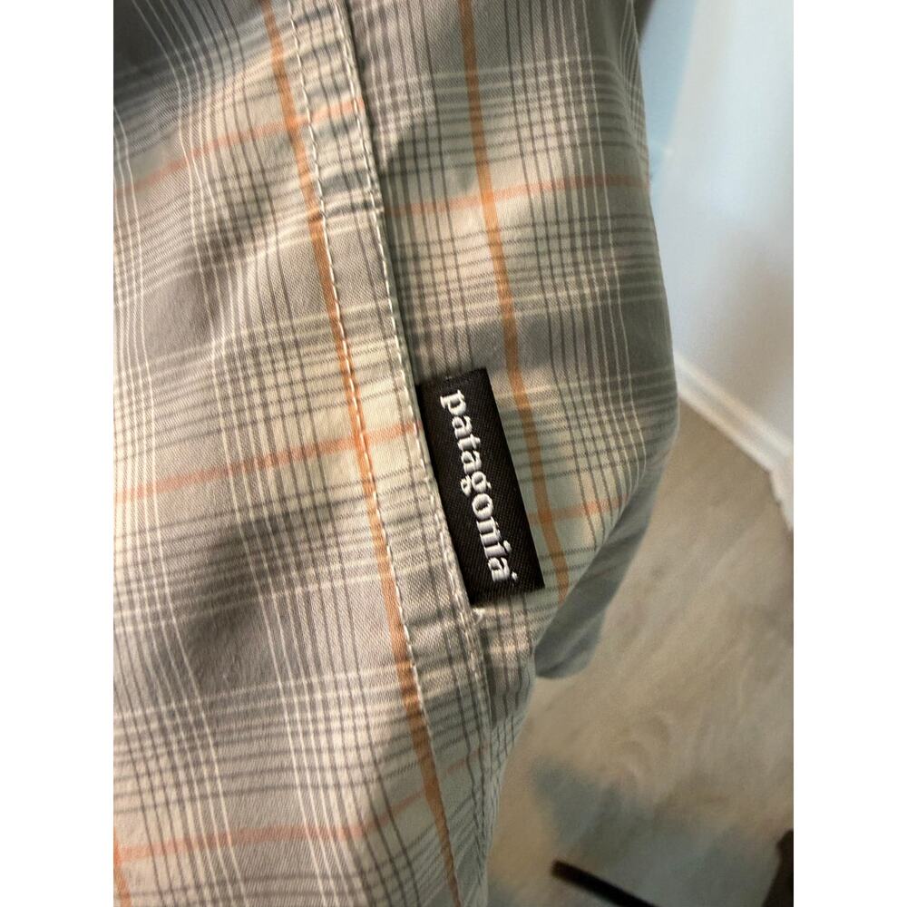 Patagonia Gray Plaid Button Down Shirt Lightweight Comfy Outdoor Hiking Travel - Picture 8 of 9